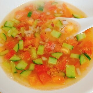 きゅうり　トマト　赤玉葱のシャンタンスープ